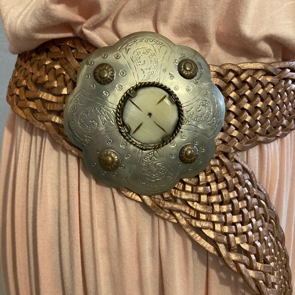 Weave accessory belt